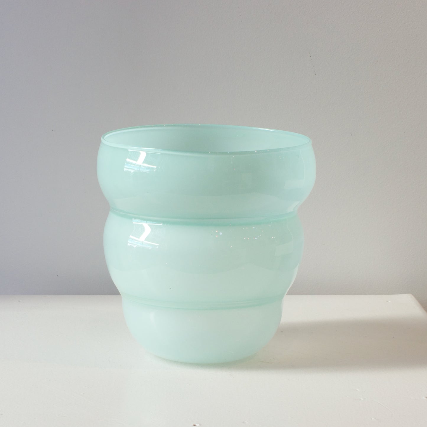 IKF120: Folded vase - pearl blue