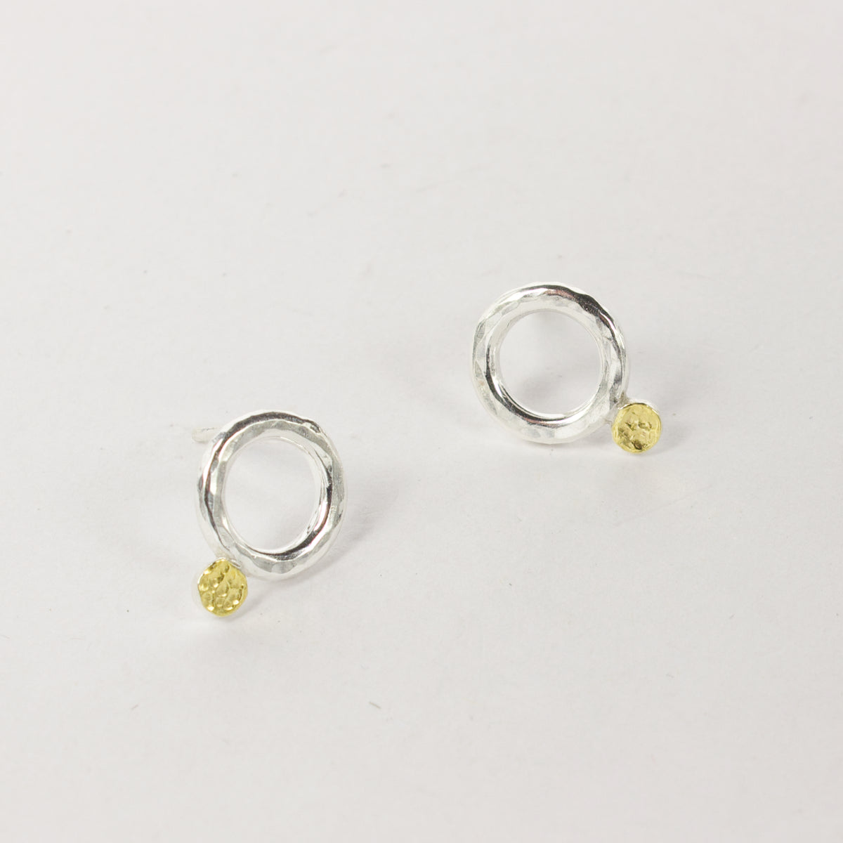 LA153: Stud earrings