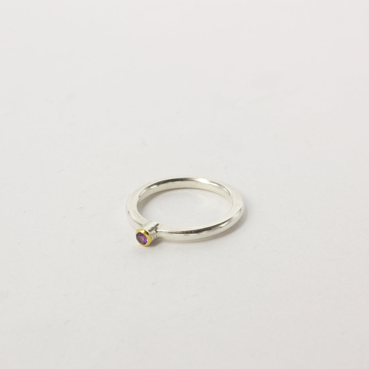 LA149: Slim amethyst ring