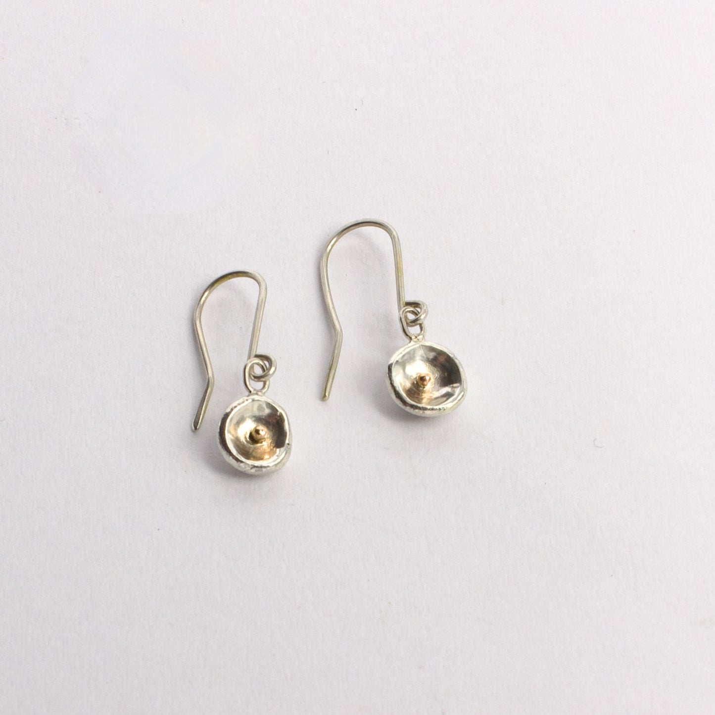 DH222: Gold dot earrings