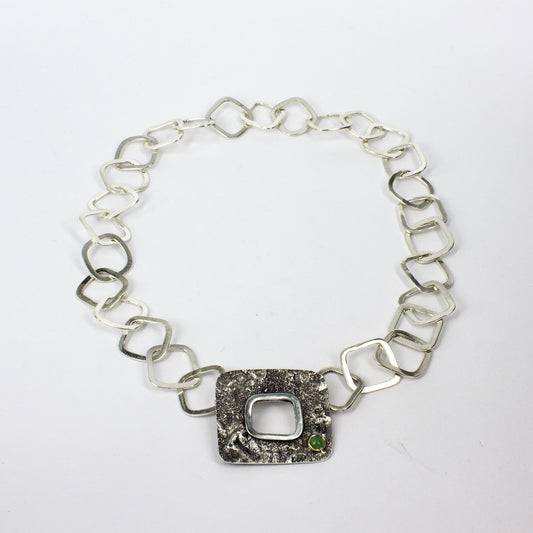 NG99: Reticulated square chain