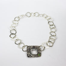 NG99: Reticulated square chain