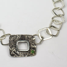NG99: Reticulated square chain