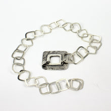 NG99: Reticulated square chain