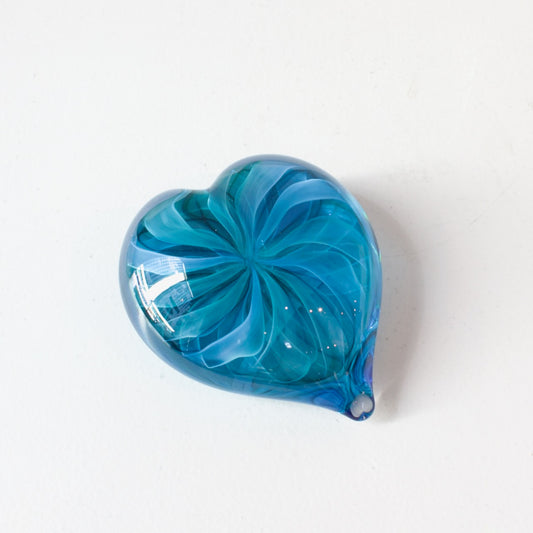 JCU436: Heart paperweight