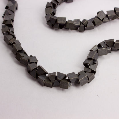 FS319: Tīwekaweka necklace