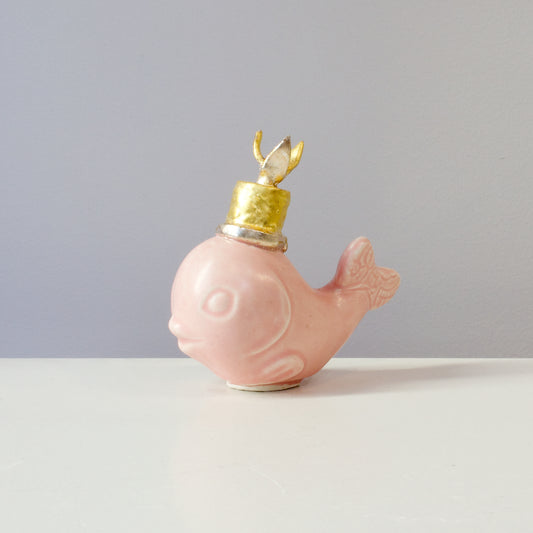 NML252: Whale with flower crown - pink