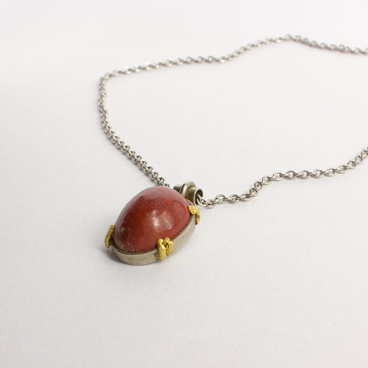 NA16: Jasper and gold nugget necklace