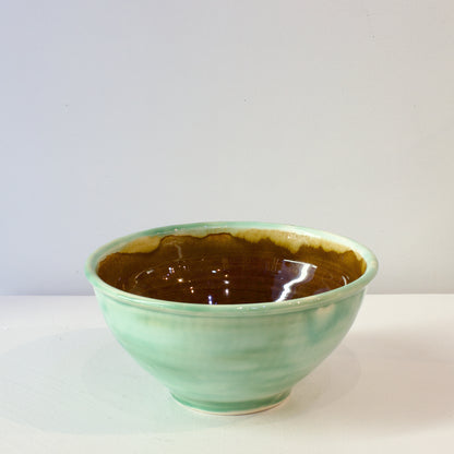 PH: Green and rich brown bowls
