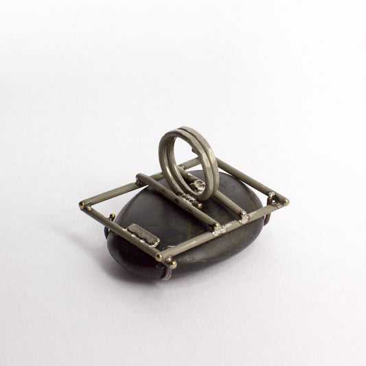 NA127: Carved New Zealand beach pebble ring