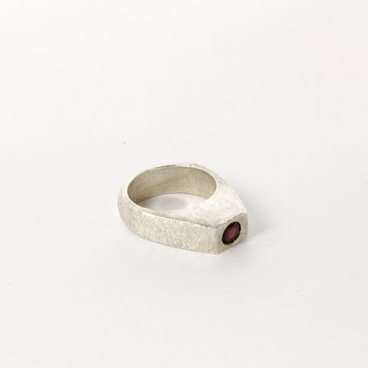 JMU135: Garnet ring