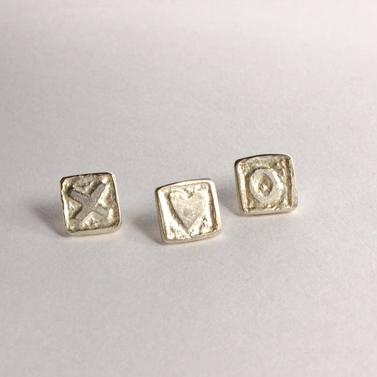 JMU: Tile pin brooches
