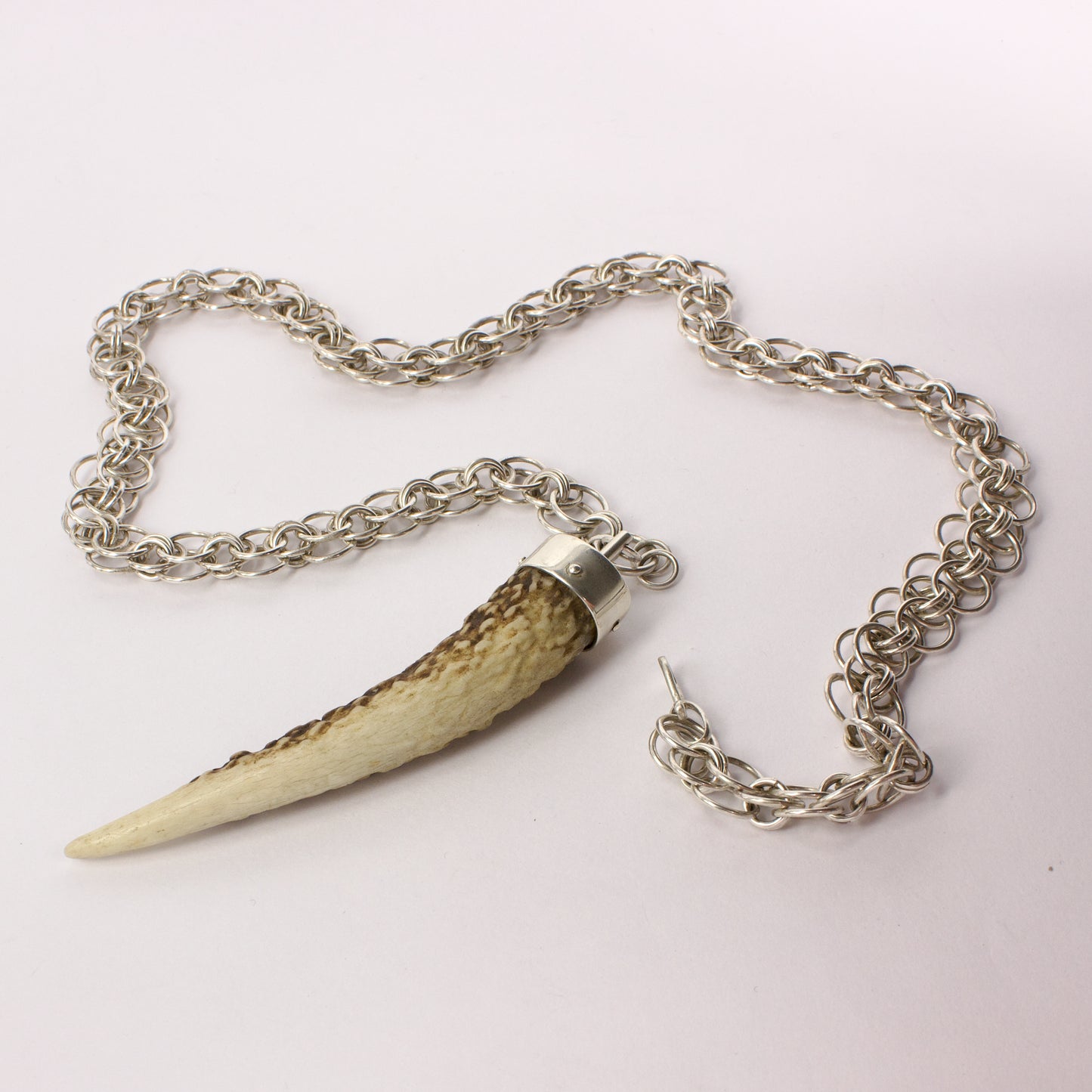 NG64: Queen's helm amulet