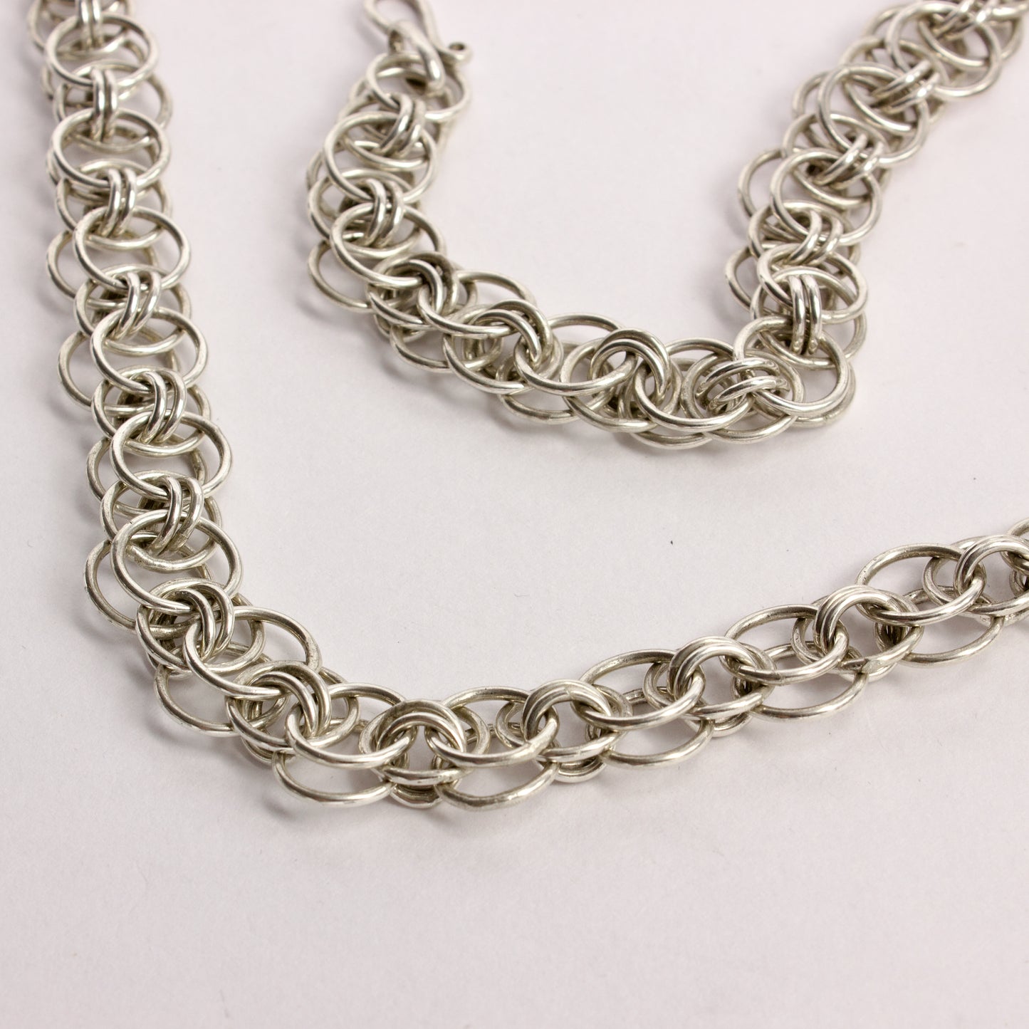NG64: Queen's helm amulet