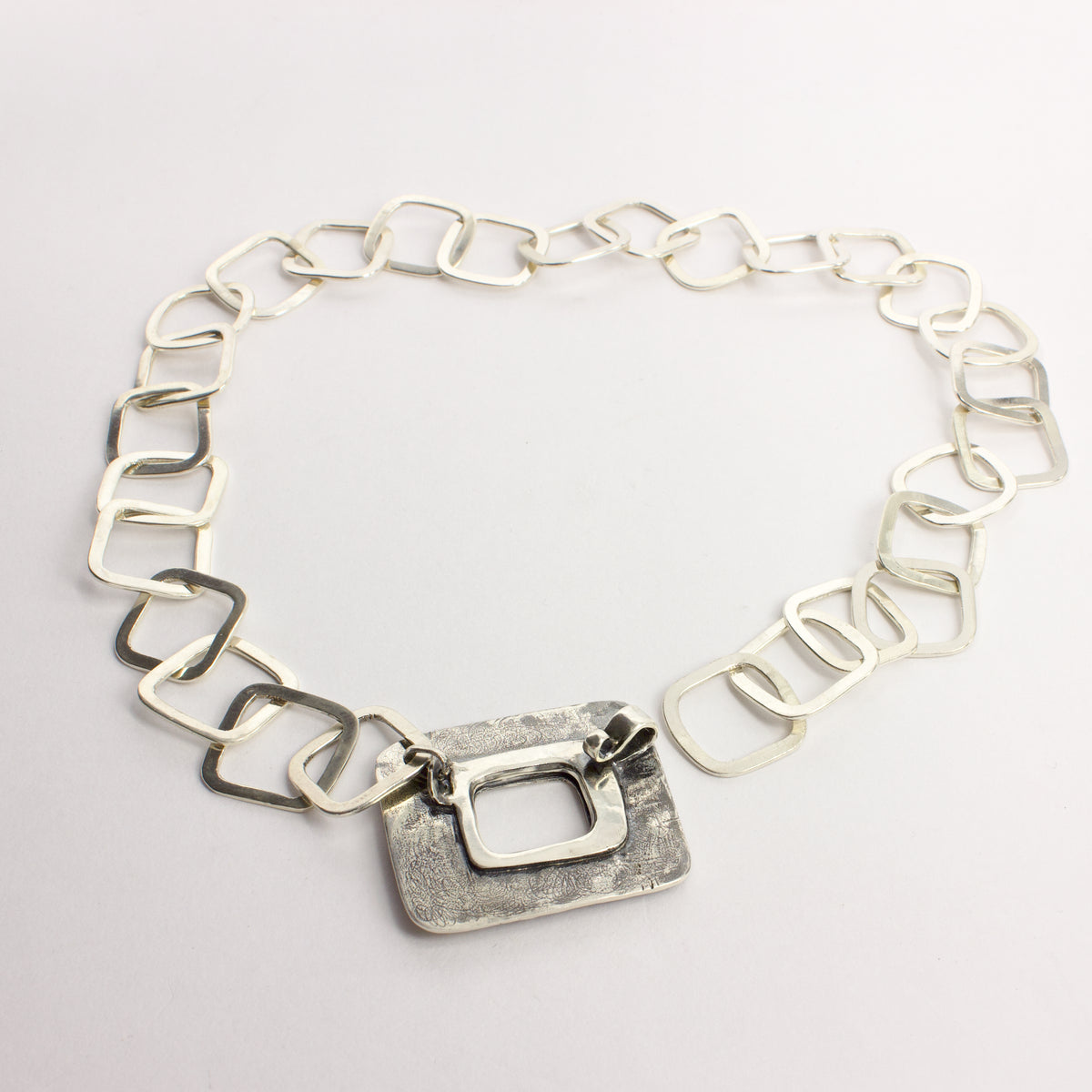 NG99: Reticulated square chain with chrysoprase