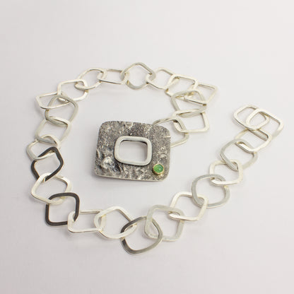 NG99: Reticulated square chain with chrysoprase