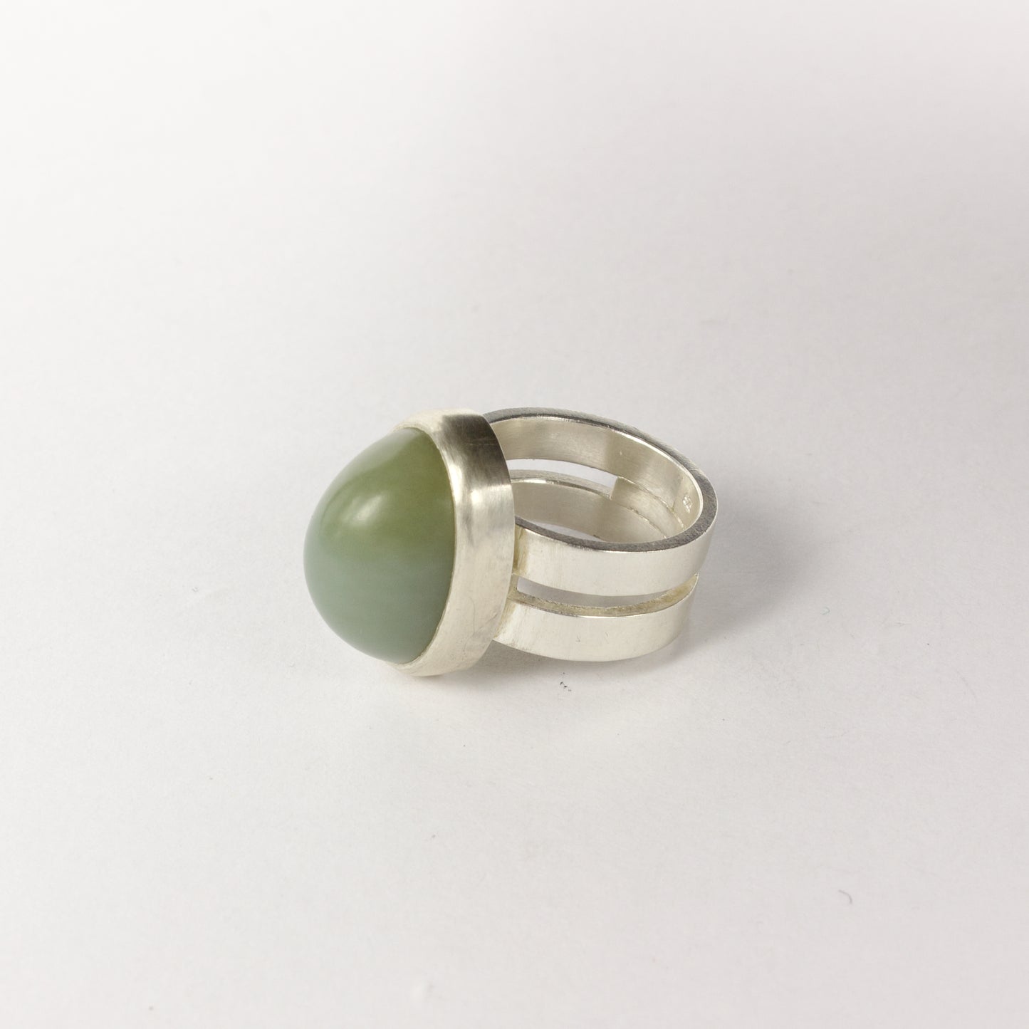DA35: Russian jade ring