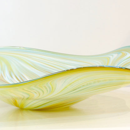 JCU361: Kōtare (kingfisher) feather platter