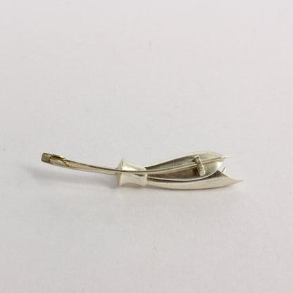 JB121: Kōwhai brooch
