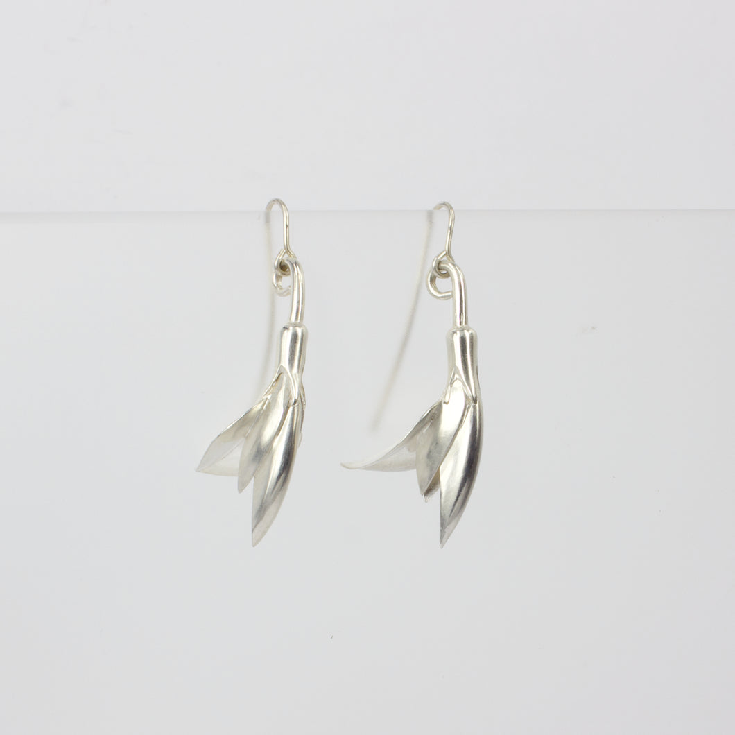 JB122: Broom earrings