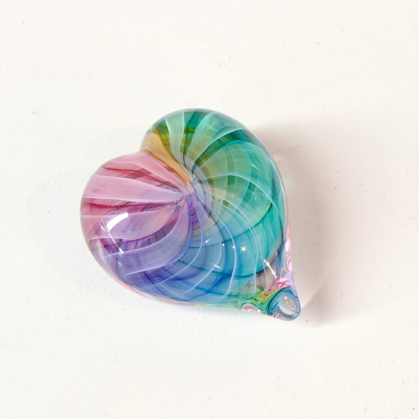 JCU412: Rainbow heart paperweight