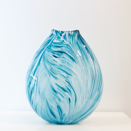 JCU432: Kororā feather vase