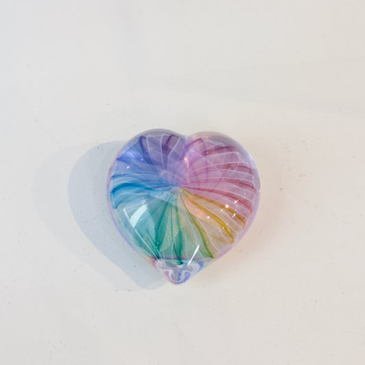 JCU435: Rainbow heart paperweight