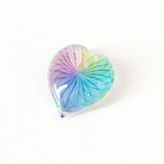 JCU451: Rainbow heart paperweight