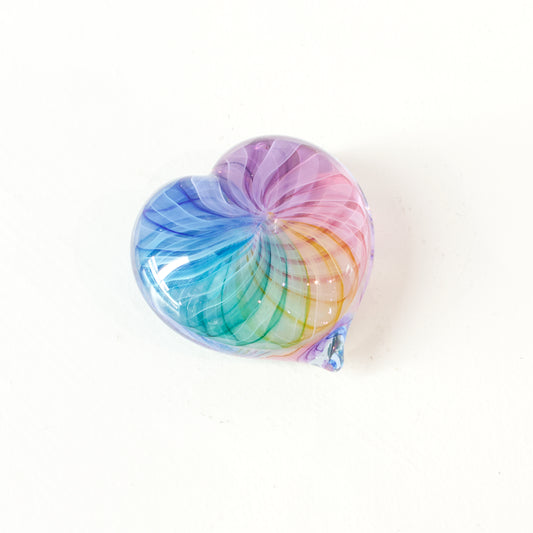 JCU454: Rainbow heart paperweight