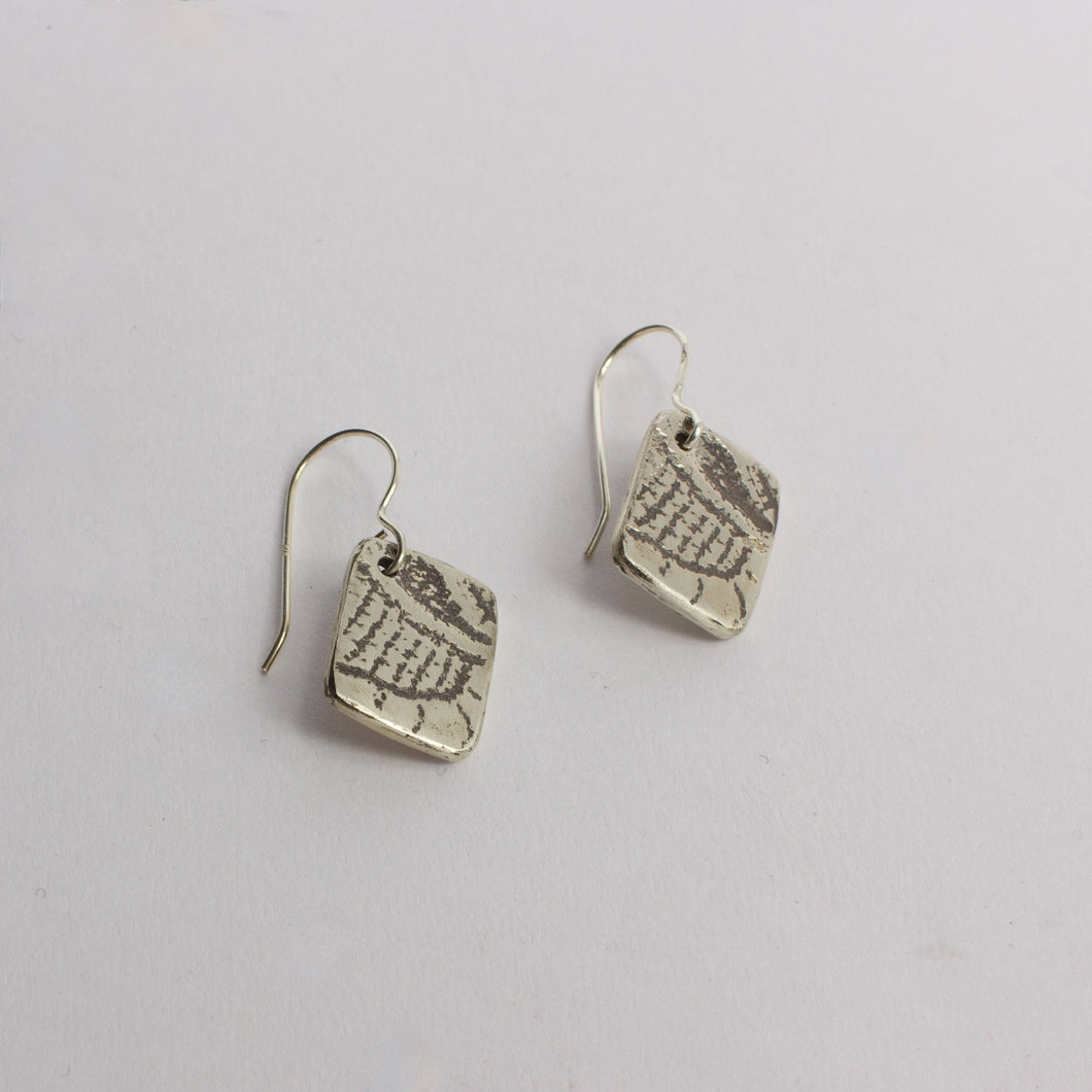 JMU127: Lace earrings