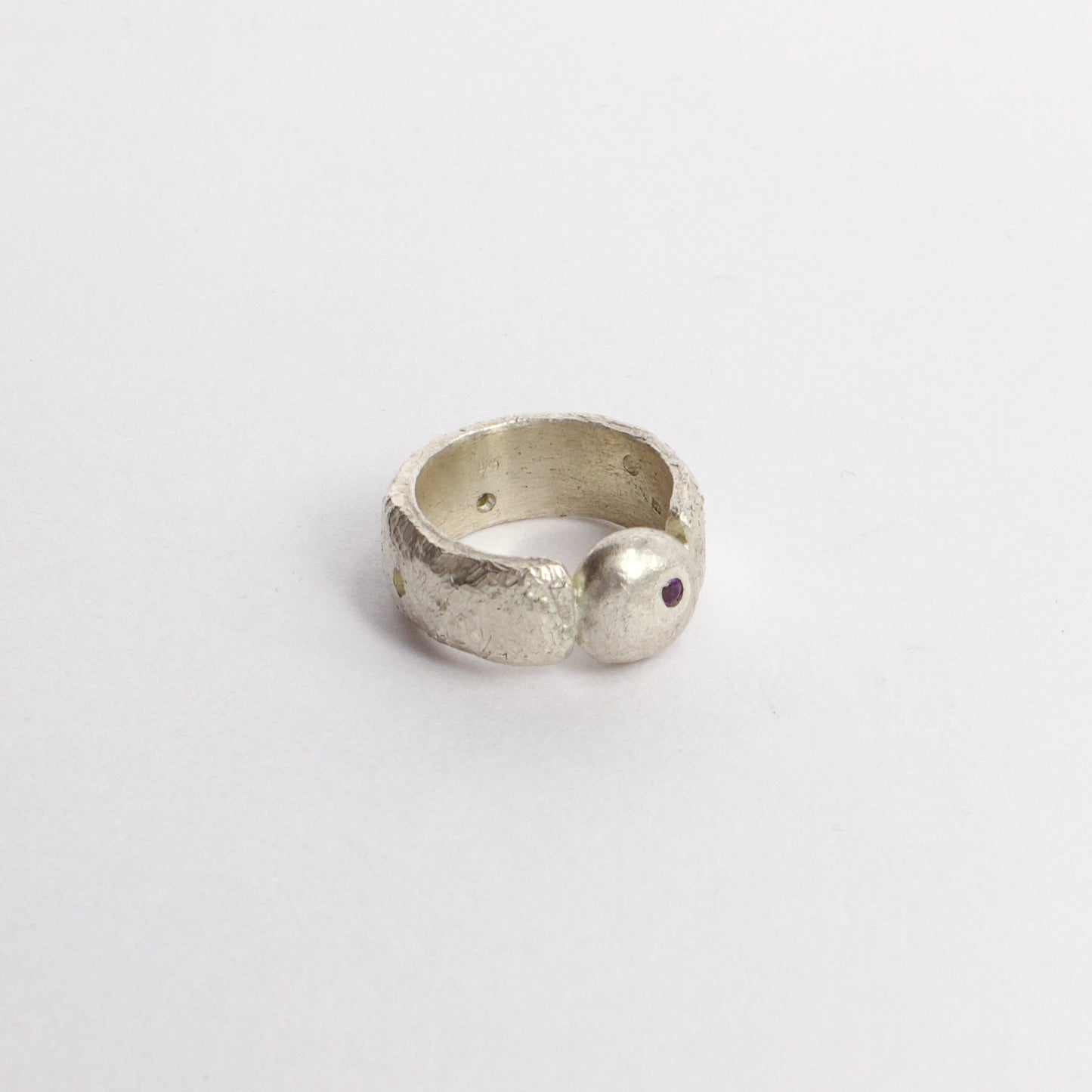 JMU43: Ingot ring with amethyst