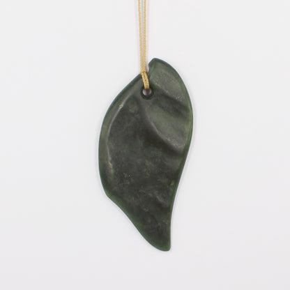 KAJ177: Pounamu free form pendant