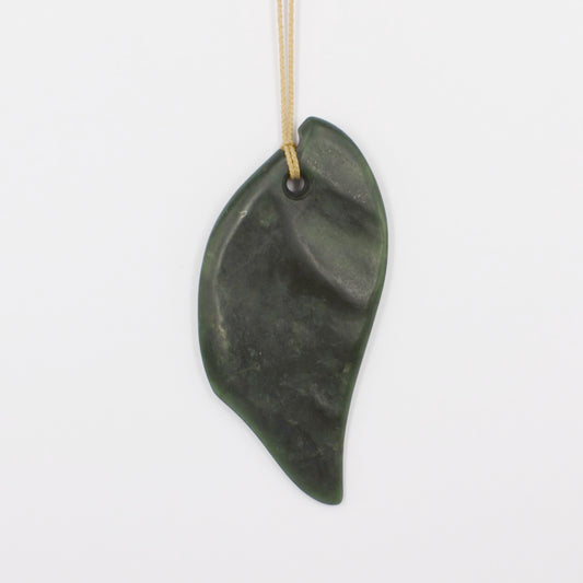KAJ177: Pounamu free form pendant