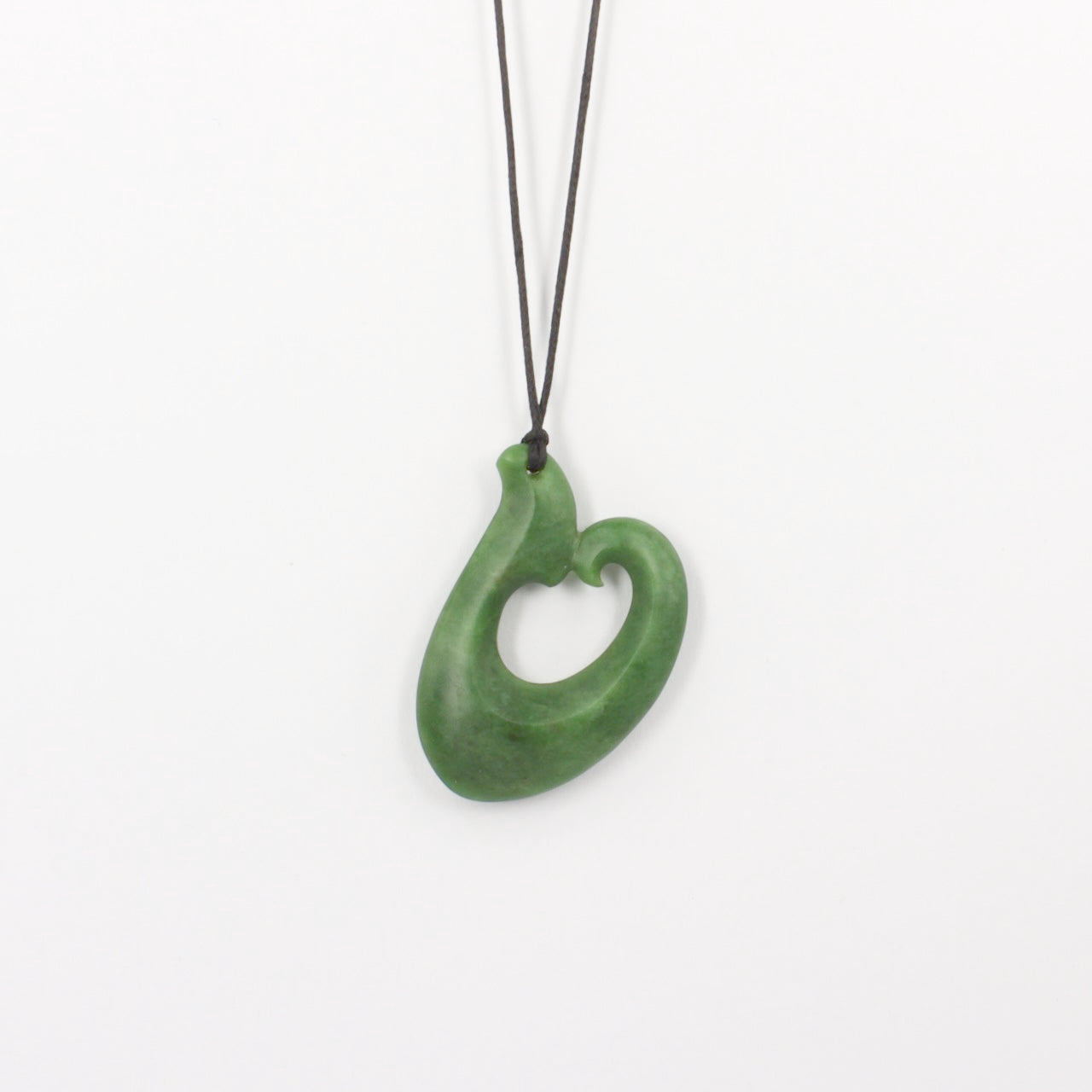 KAJ189: Pounamu fish hook pendant