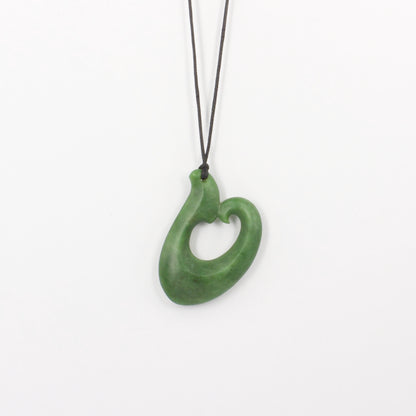 KAJ189: Pounamu fish hook pendant