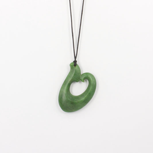 KAJ189: Pounamu fish hook pendant