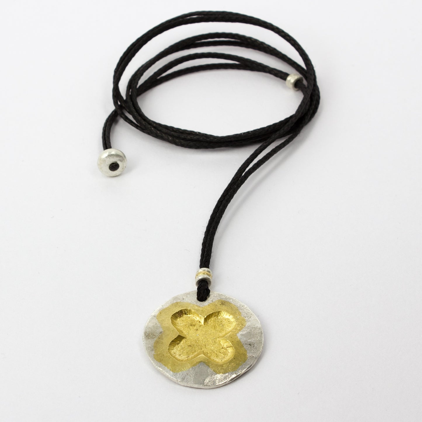 LA113: Cross pendant
