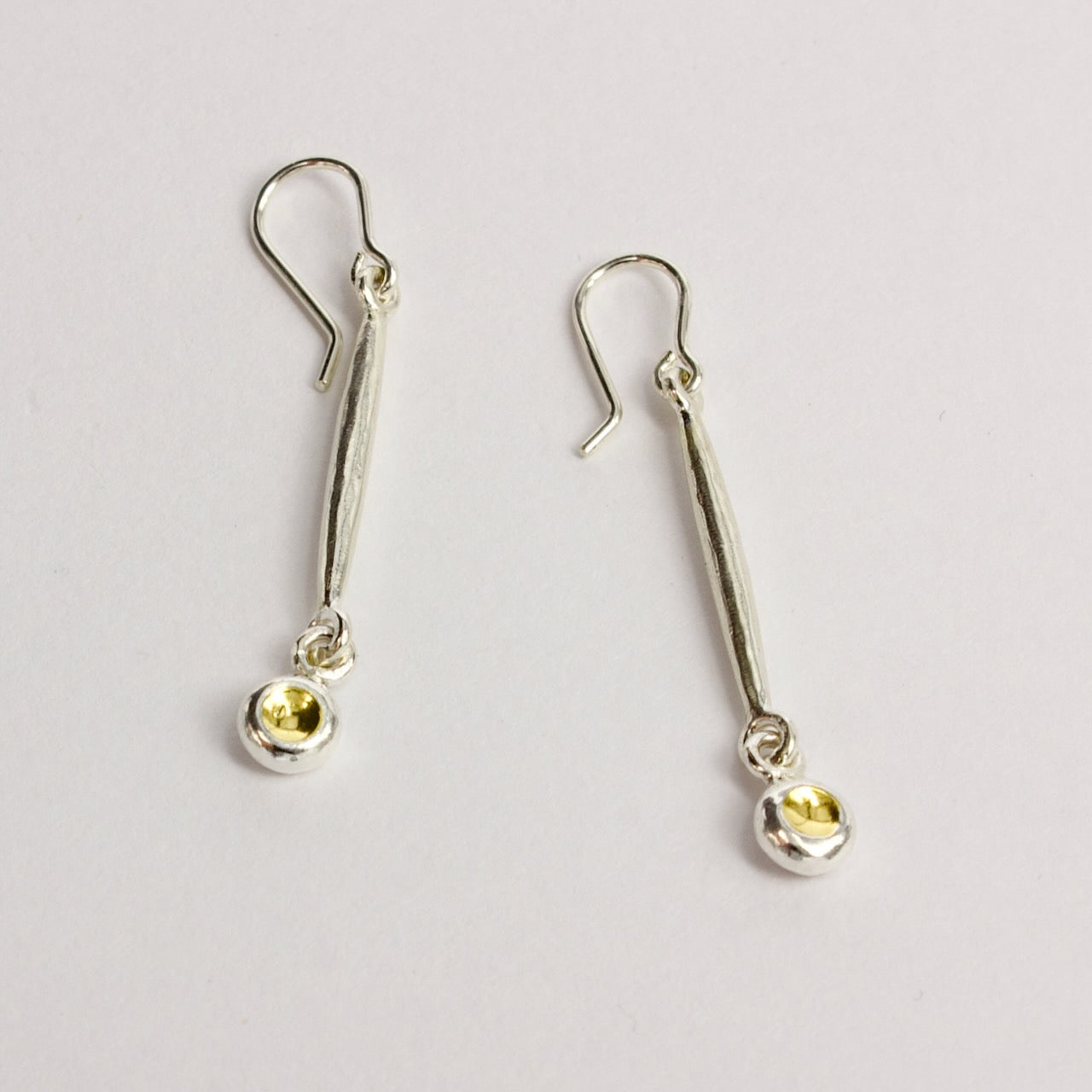 LA124: Rod and drop earrings