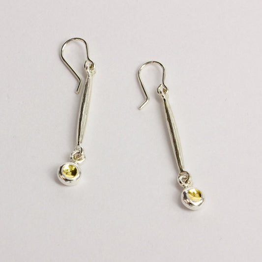 LA124: Rod and drop earrings