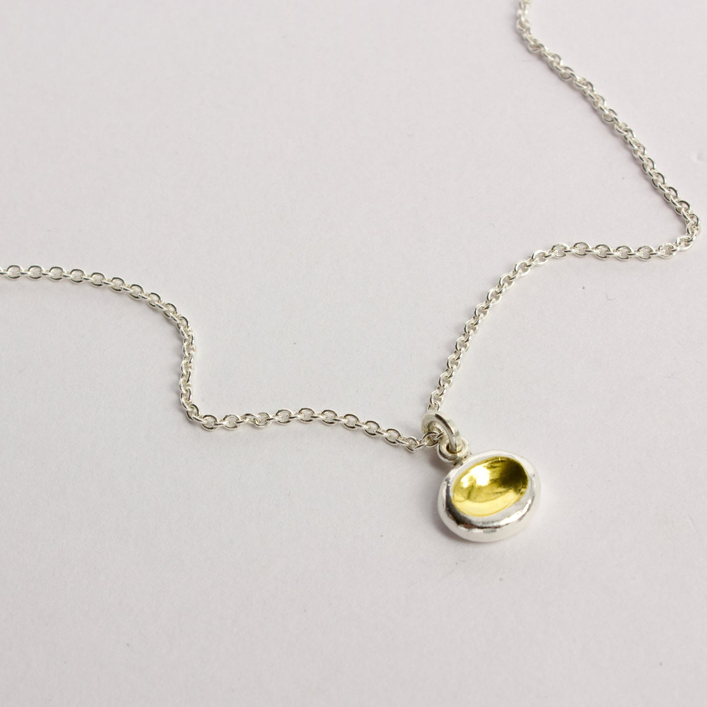 LA138: Concave drop pendant