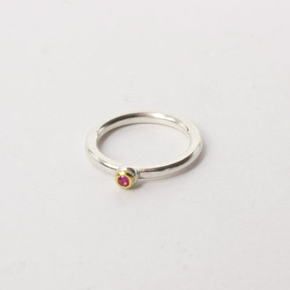 LA148: Slim pink sapphire ring