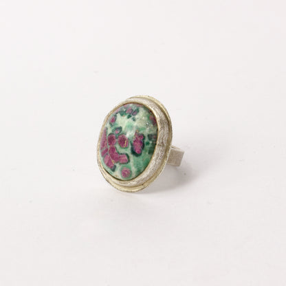NA84: New Zealand ruby in fuchsite ring
