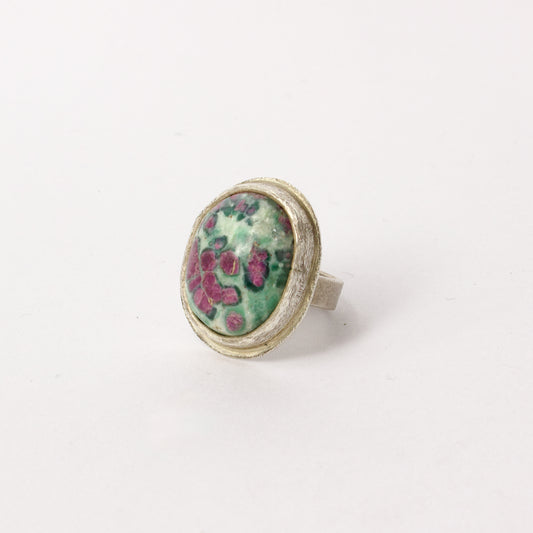 NA84: New Zealand ruby in fuchsite ring