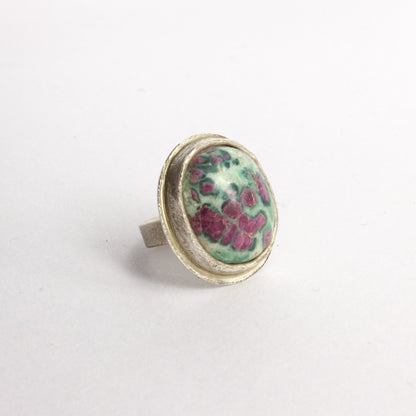 NA84: New Zealand ruby in fuchsite ring