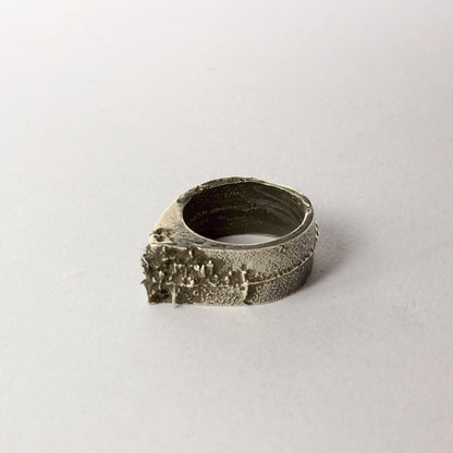 NG101: Knuckle duster ring