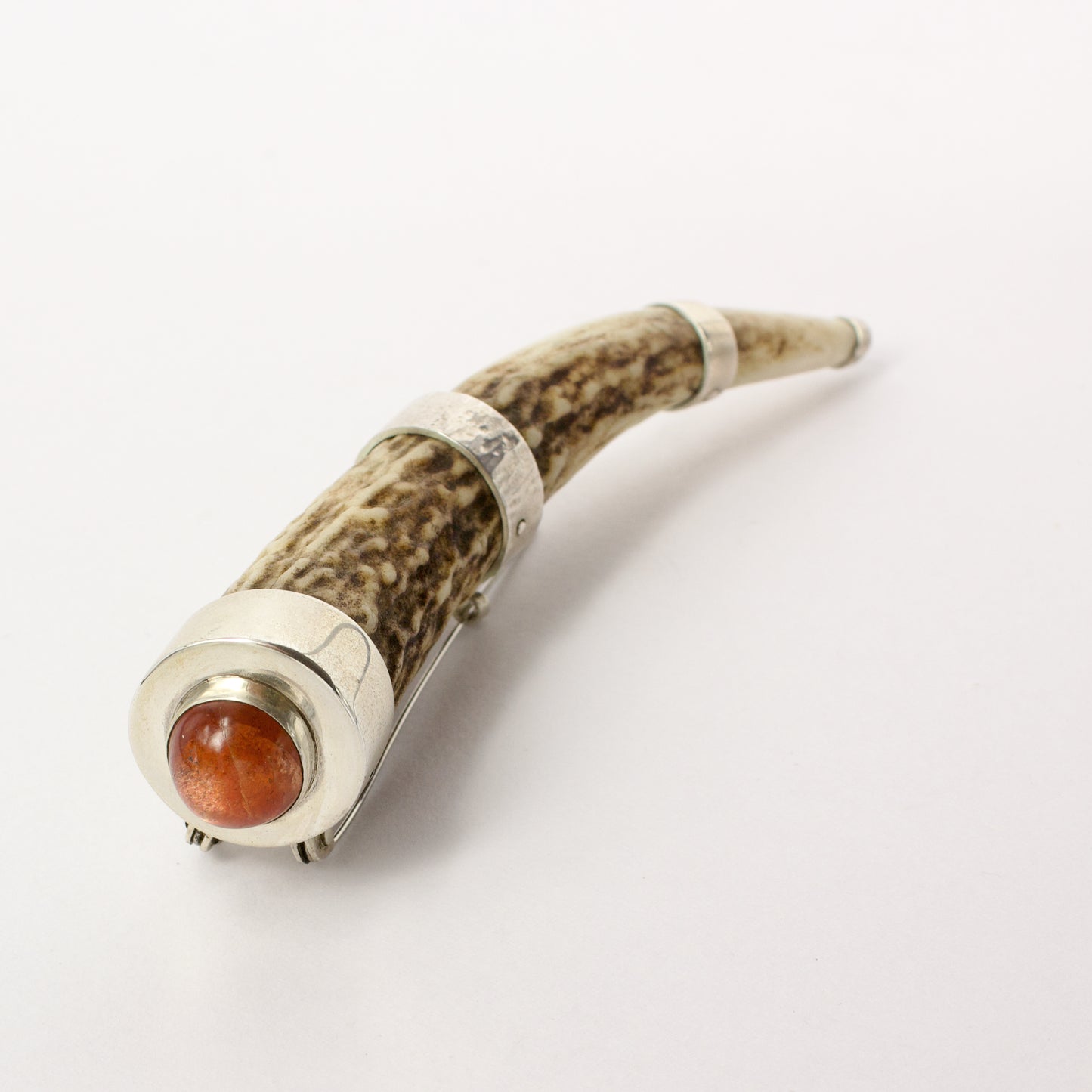 NG69: Antler brooch