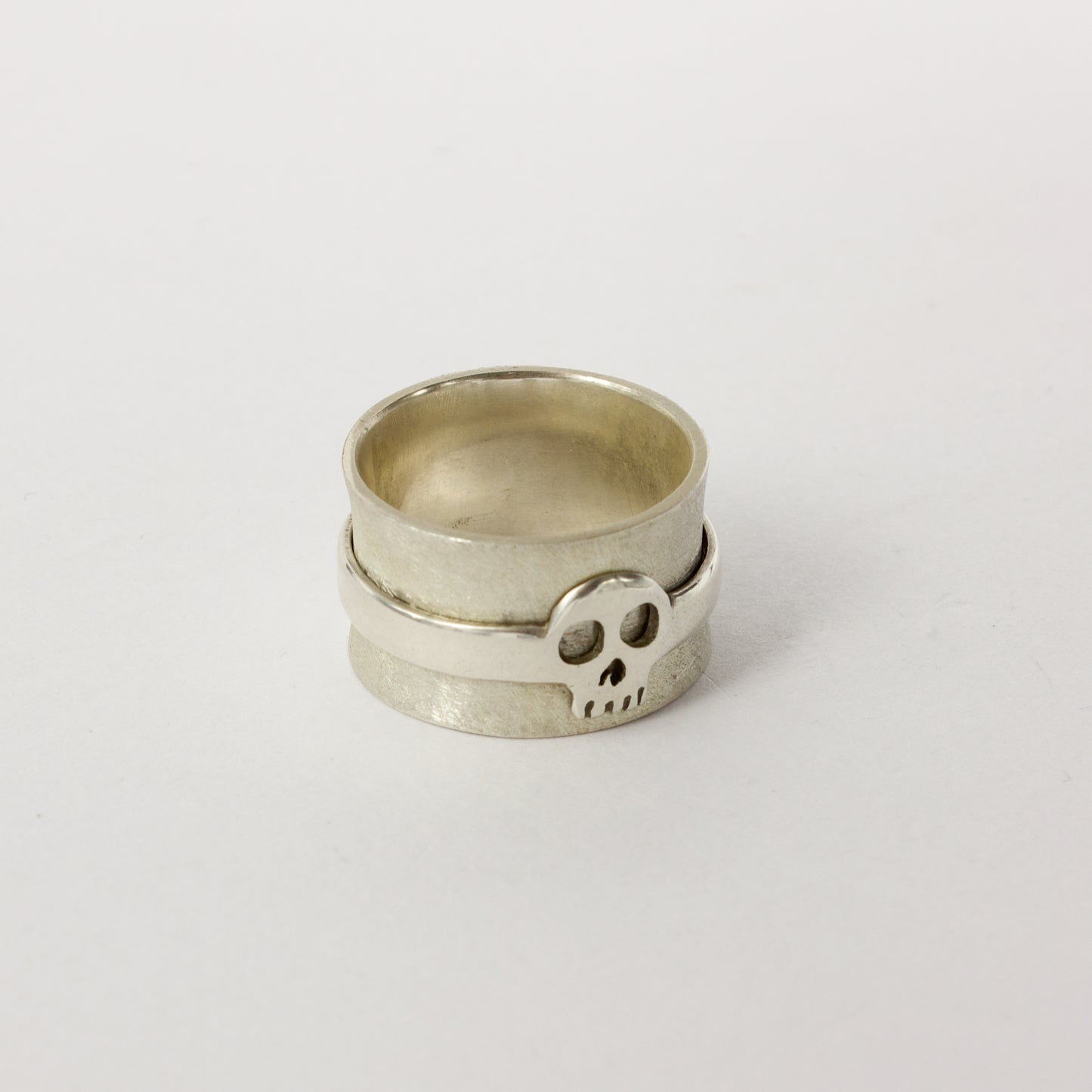 NG86: Skull ring
