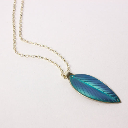 RB168: Pohutukawa leaf pendant