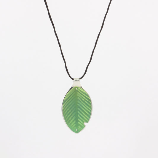 RB180: Pohutukawa pendant on cord