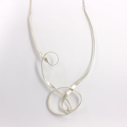RF188: Ribbon necklace